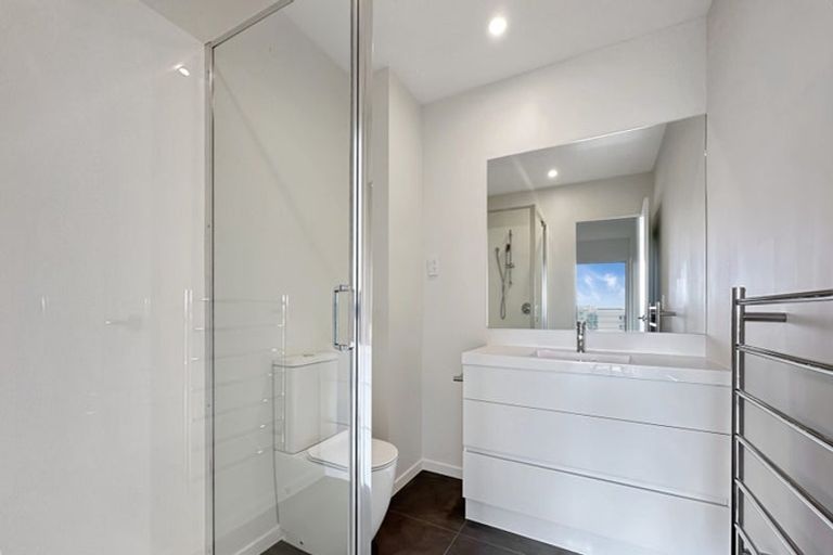 Photo of property in 33 Ara Mara Hua, Henderson, Auckland, 0612