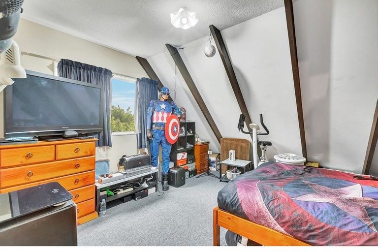 Photo of property in 1/31 Mana Avenue, Titahi Bay, Porirua, 5022