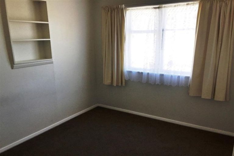 Photo of property in 39 Bledisloe Crescent, Wainuiomata, Lower Hutt, 5014