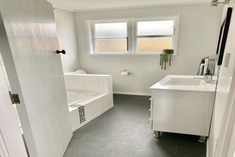 Photo of property in 80 Fairfield Road, Fairfield, Hamilton, 3214