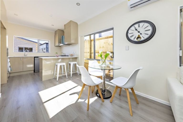 Photo of property in 55c Senator Drive, Manurewa, Auckland, 2105