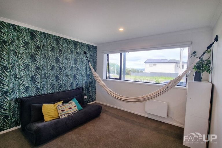 Photo of property in 32/1 Scott Road, Hobsonville, Auckland, 0616