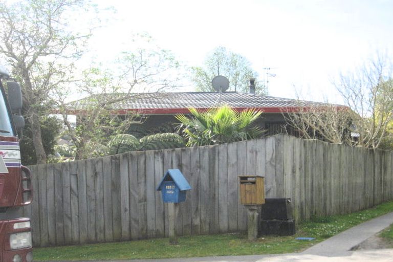 Photo of property in 28 Te Arawa Place, Welcome Bay, Tauranga, 3112