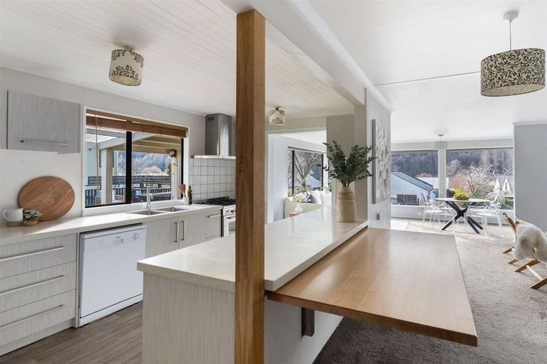 Photo of property in 80 Devon Street, Arrowtown, 9302