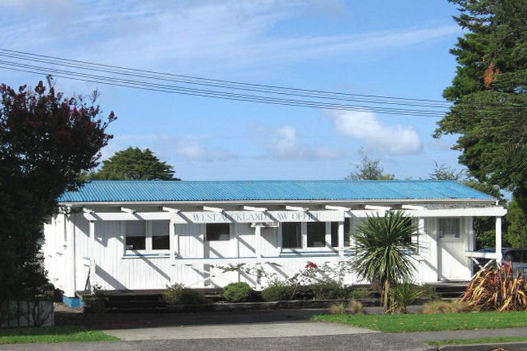 Photo of property in 97 Hobsonville Road, West Harbour, Auckland, 0618