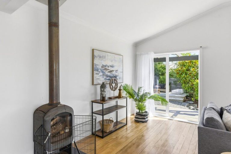 Photo of property in 7 Whyte Street, Paraparaumu Beach, Paraparaumu, 5032