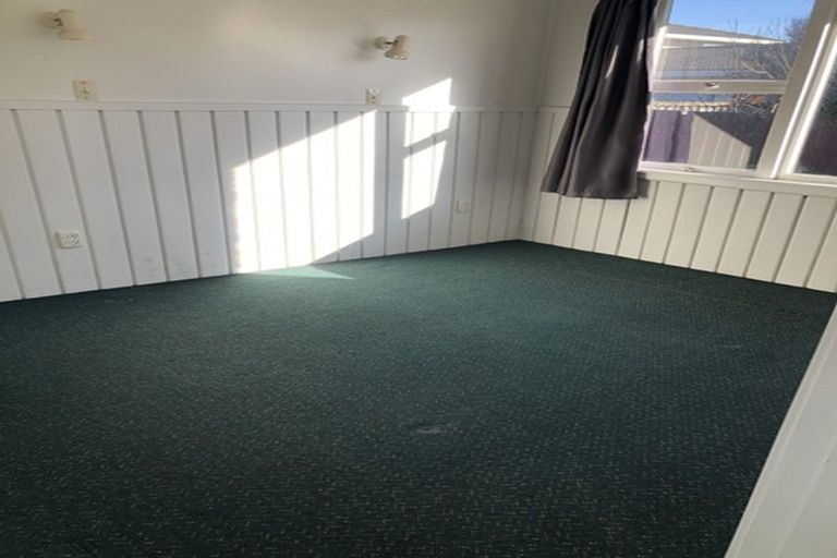 Photo of property in 2/3 Juniper Place, Burnside, Christchurch, 8053