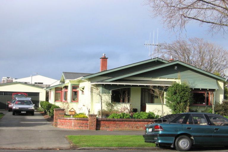Photo of property in 76 Argyle Avenue, Takaro, Palmerston North, 4410