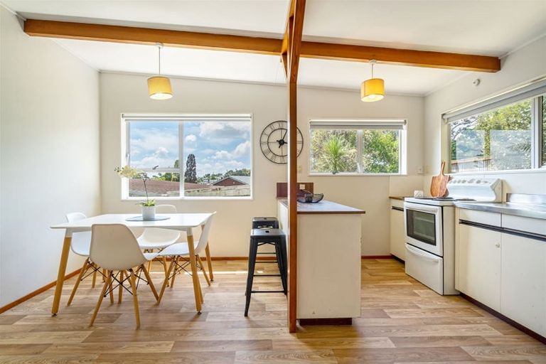 Photo of property in 2/35a Rangatira Road, Beach Haven, Auckland, 0626