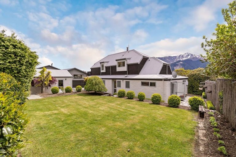 Photo of property in 7 Kelvin Place, Kelvin Heights, Queenstown, 9300