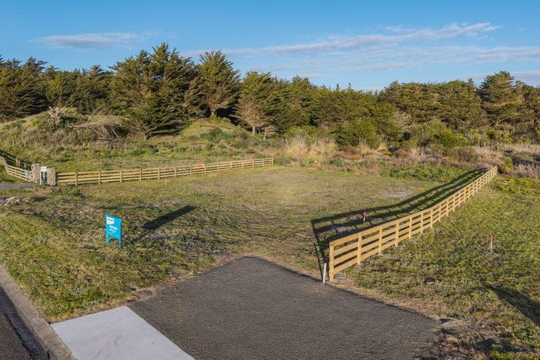 Photo of property in 184 Park Avenue, Waitarere Beach, Levin, 5510