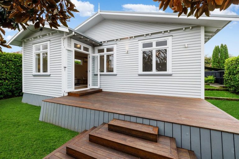 Photo of property in 132 Forest Lake Road, Forest Lake, Hamilton, 3200