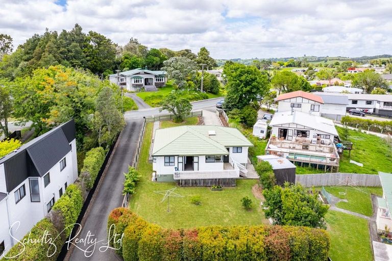 Photo of property in 13a Whaka Street, Maungaturoto, 0520