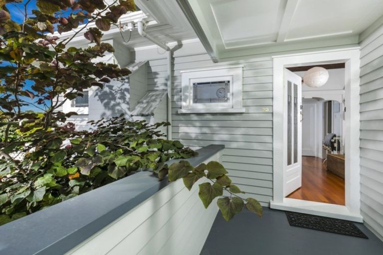 Photo of property in 23 Eversleigh Road, Belmont, Auckland, 0622