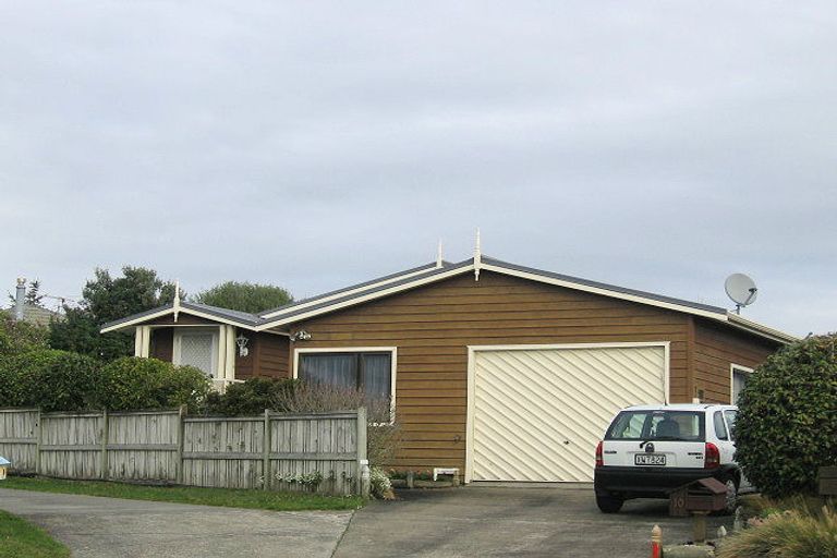Photo of property in 10 Saint James Court, Paraparaumu, 5032