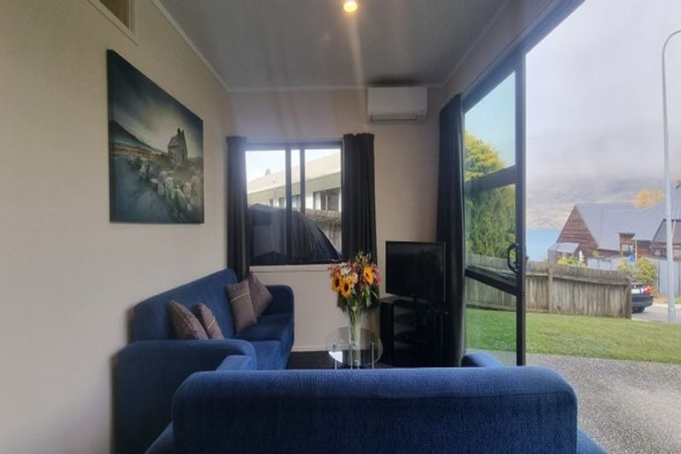 Photo of property in 25 Sainsbury Road, Fernhill, Queenstown, 9300