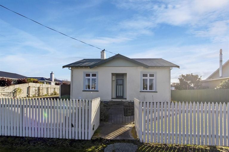 Photo of property in 28 Harris Street, Waimate, 7924