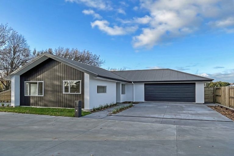 Photo of property in 658b Pioneer Highway, Highbury, Palmerston North, 4412