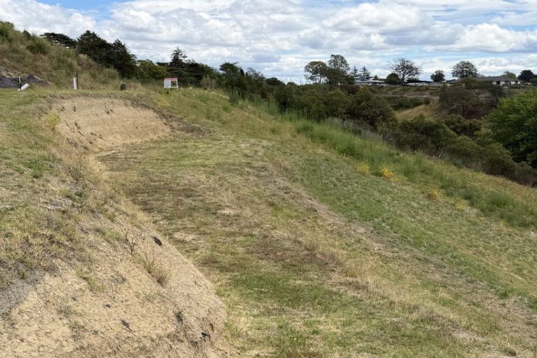 Photo of property in 86 Oak Road, Poraiti, Napier, 4112