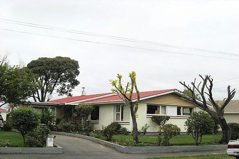 Photo of property in 32 Sevenoaks Drive, Bryndwr, Christchurch, 8053