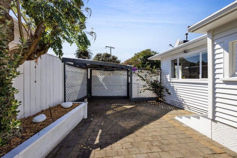 Photo of property in 20 Stuart Place, Blagdon, New Plymouth, 4310