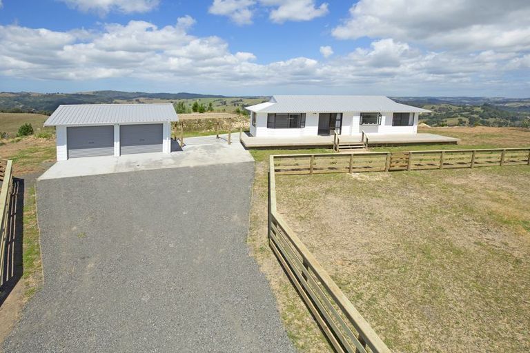 Photo of property in 1400 Kaipara Coast Highway, Kaukapakapa, 0984