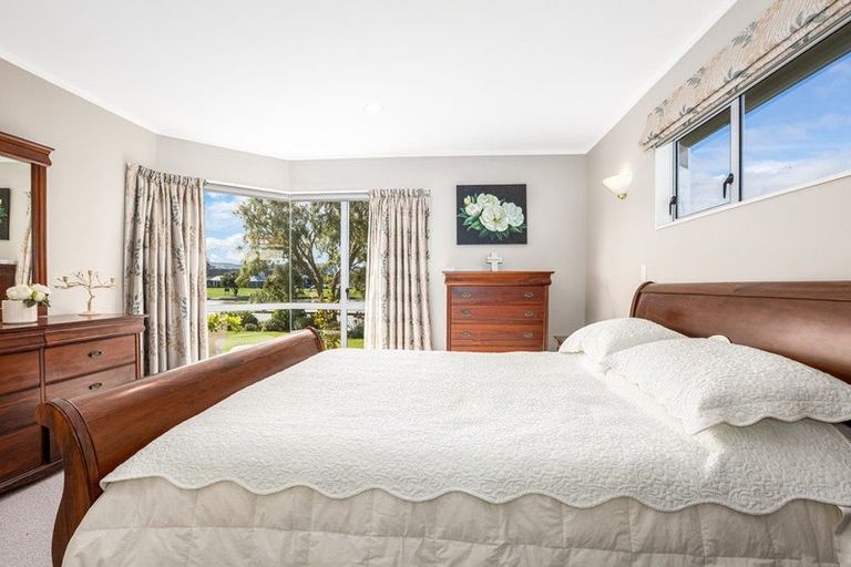 Photo of property in 7 Lakeside Villas, Whitby, Porirua, 5024