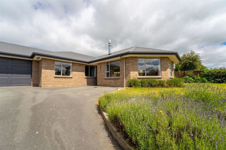 Photo of property in 23 Grove Avenue, Weston, Oamaru, 9401
