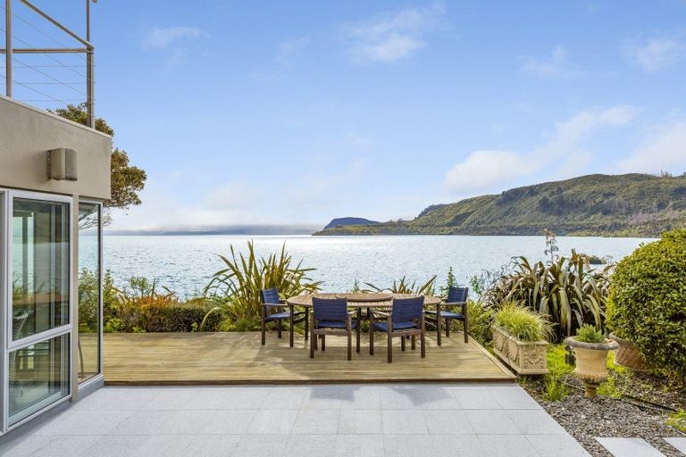 Photo of property in 26 Whakamoenga Point, Acacia Bay, Taupo, 3385