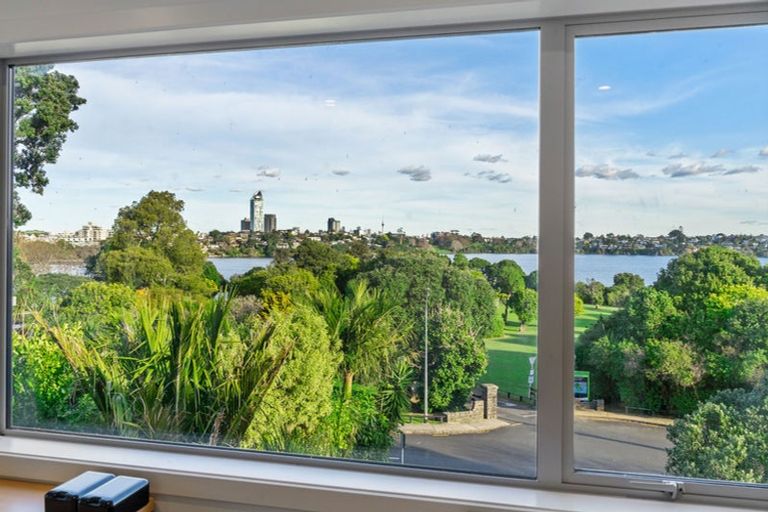 Photo of property in 18a Sylvan Park Avenue, Milford, Auckland, 0620