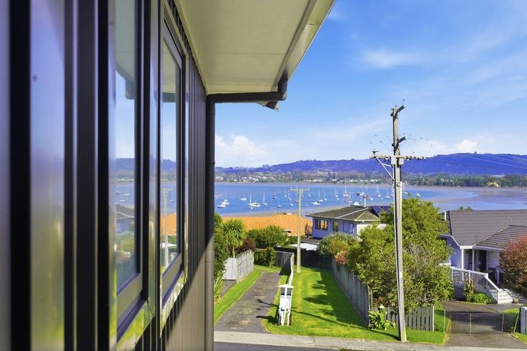 Photo of property in 94a Harbour View Road, Omokoroa, 3114
