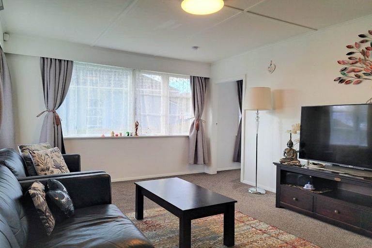 Photo of property in 17 Strand Crescent, Naenae, Lower Hutt, 5011