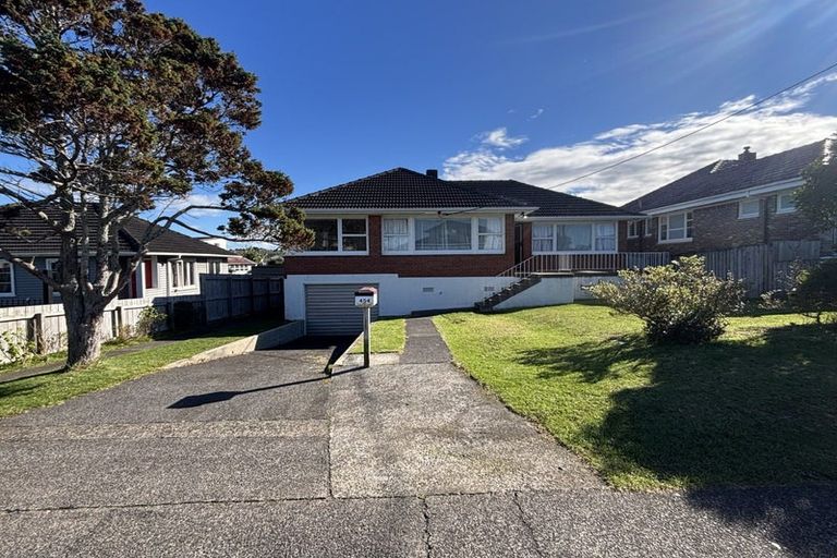 Photo of property in 454 Old Te Atatu Road, Te Atatu Peninsula, Auckland, 0610