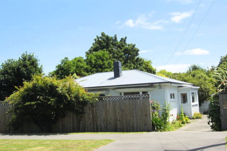 Photo of property in 17 Hawford Road, Opawa, Christchurch, 8023