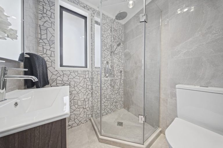 Photo of property in 80 Cambridge Terrace, Papatoetoe, Auckland, 2025