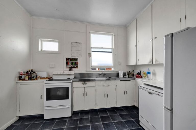 Photo of property in 50 Collins Street, Hawera, 4610