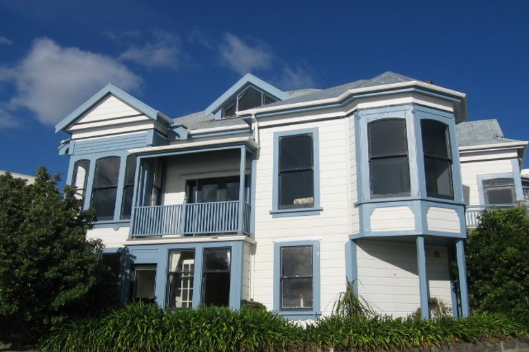 Photo of property in 19 The Crescent, Roseneath, Wellington, 6011