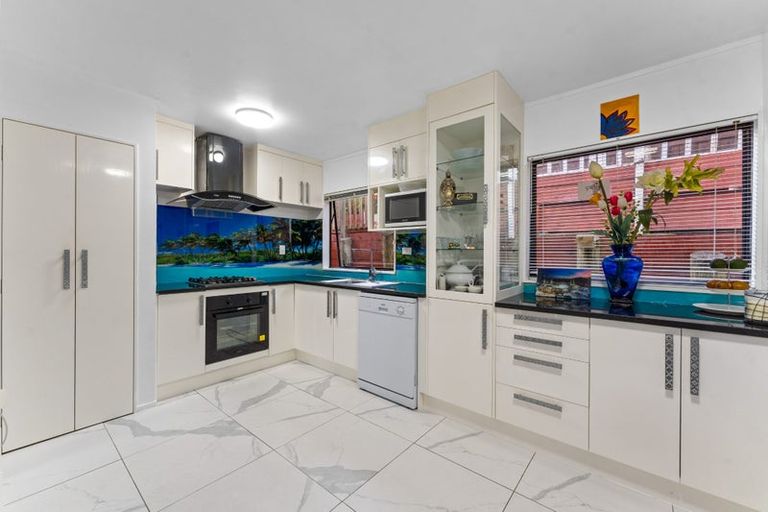 Photo of property in 1/51 Vandeleur Avenue, Birkdale, Auckland, 0626