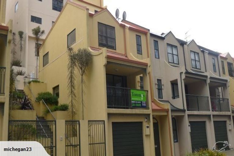 Photo of property in 25 Ballantrae Place, Thorndon, Wellington, 6011