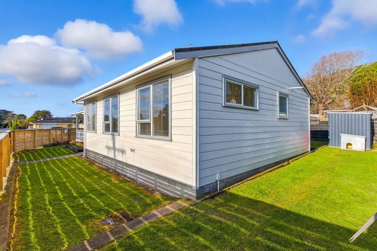 Photo of property in 6a Buckley Grove, Paraparaumu, 5032