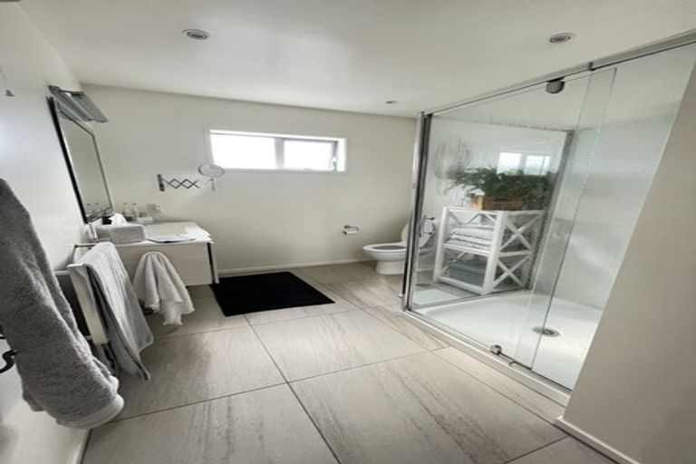 Photo of property in 4 Marina View, Paremata, Porirua, 5026