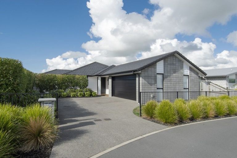 Photo of property in 27 Saddlers Way, Papamoa, 3118