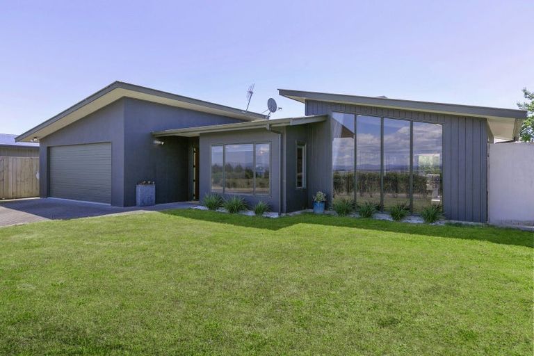Photo of property in 208 Acacia Bay Road, Nukuhau, Taupo, 3330