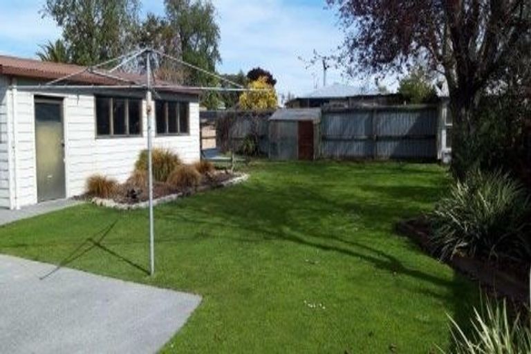 Photo of property in 17 Watson Place, Rangiora, 7400