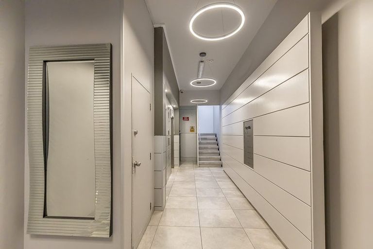 Photo of property in Gerondis Bldg Apartments, 201/60 Willis Street, Wellington Central, Wellington, 6011