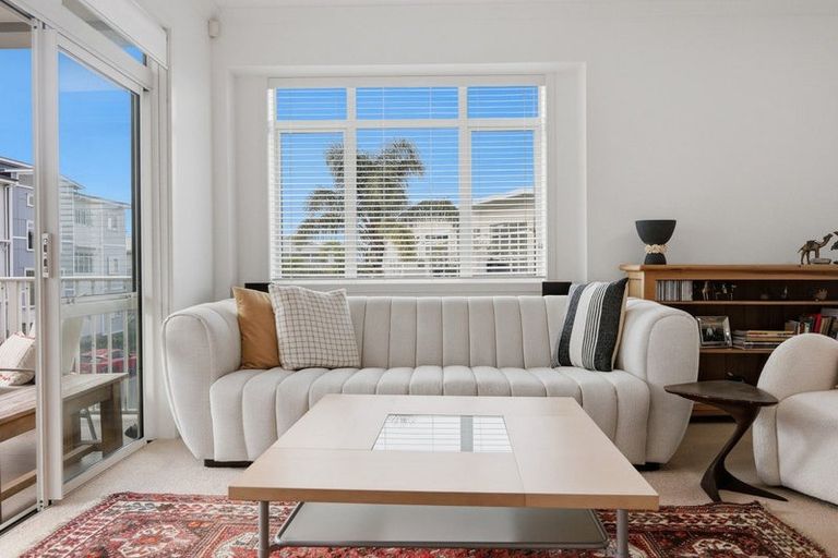 Photo of property in 73 Parkside Drive, Orewa, 0931