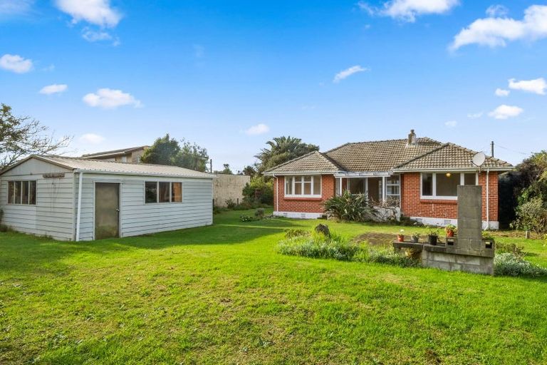 Photo of property in 19 Mahoe Street, Otaki Beach, Otaki, 5512