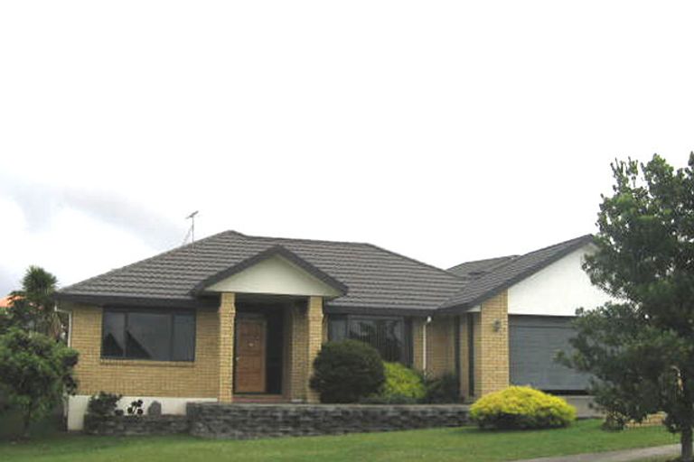 Photo of property in 9 San Valentino Drive, Henderson, Auckland, 0612