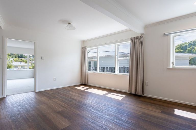 Photo of property in 15 Brazier Grove, Paraparaumu, 5032