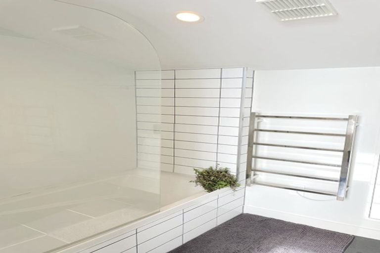 Photo of property in 10/31 Princess Terrace, Newtown, Wellington, 6021